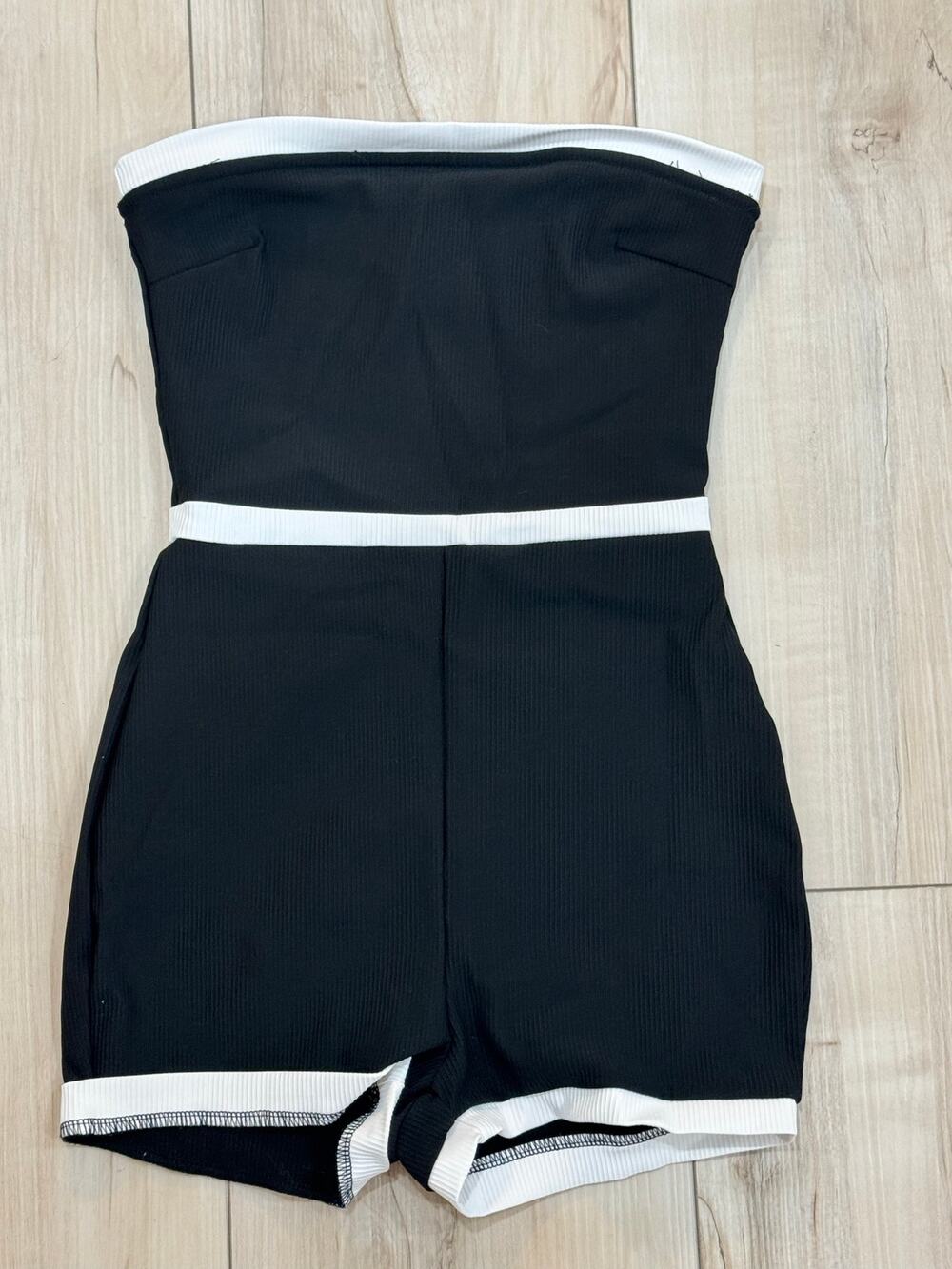 Edikted Kit Contrast  Black White Ribbed Romper Small NWOT